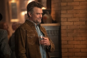 RANSOM CANYON SEASON 2. Josh Duhamel as Staten in Episode 201 of Ransom Canyon Season 2. Cr. Jeff Neumann/Netflix © 2025