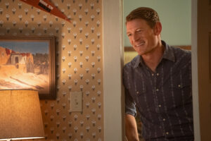 RANSOM CANYON SEASON 2. Philip Winchester as Sheriff Dan Brigman in Episode 202 of Ransom Canyon Season 2. Cr. Jeff Neumann/Netflix © 2025