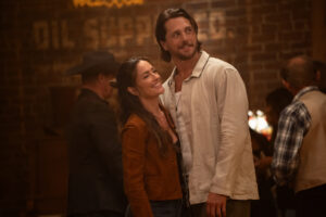 RANSOM CANYON SEASON 2. (L to R) Minka Kelly as Quinn and Ben Robson as Oliver in Episode 202 of Ransom Canyon Season 2. Cr. Jeff Neumann/Netflix © 2025