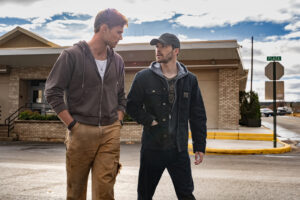 RANSOM CANYON SEASON 2. (L to R) Garrett Wareing as Lucas and Casey W. Johnson as Kit in Episode 208 of Ransom Canyon Season 2. Cr. Jeff Neumann/Netflix © 2025